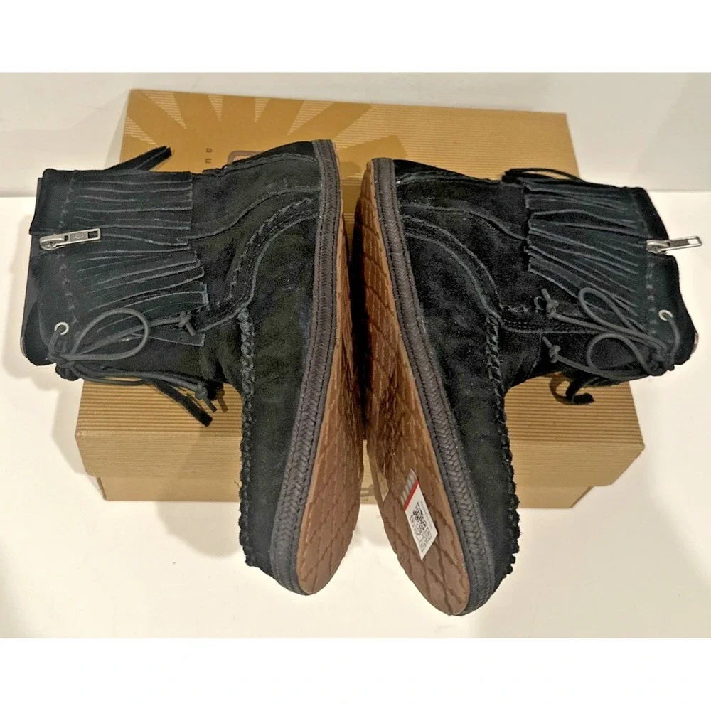 Ugg Australia Big Kid EU 36/US 6 Kyleigh Suede Fringe Moccasin Ankle Boots Black